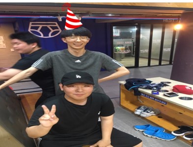 2112121.jpg